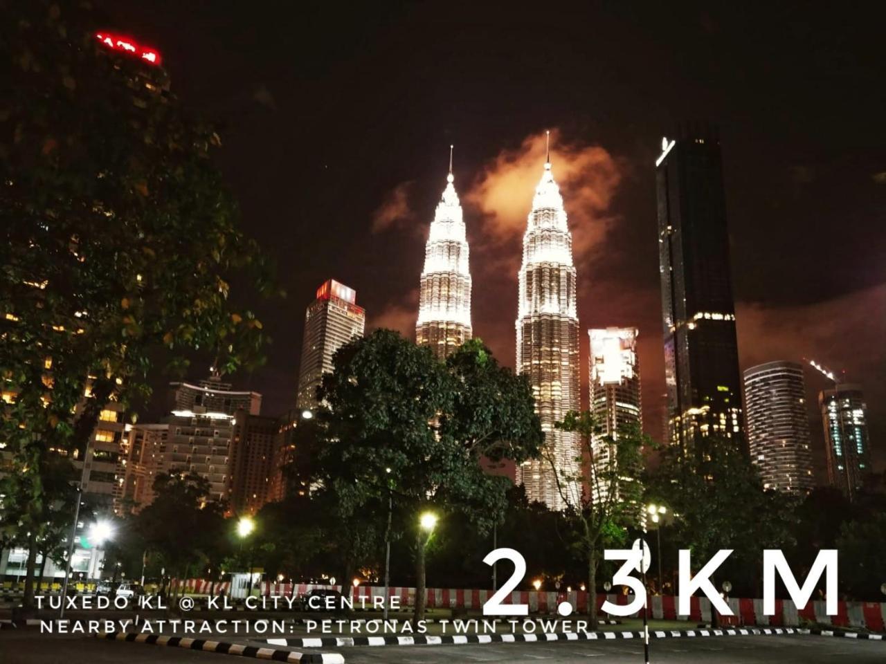 Tuxedo Kl No.1 Rooftop Pool W Skyscraper Views Hotel - Kuala Lumpur — Photos 1